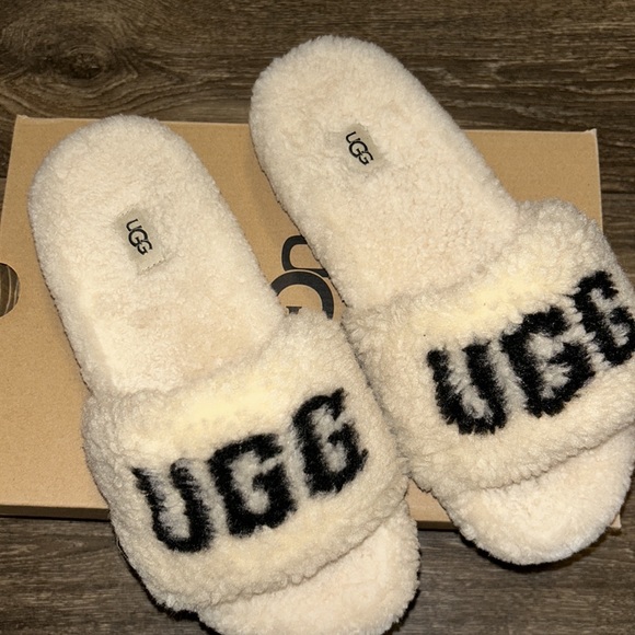 UGG Slides - Picture 2 of 3